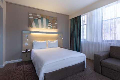 Accommodation - Holiday Inn Express Cape Town City Centre - Guest room - CAPE TOWN
