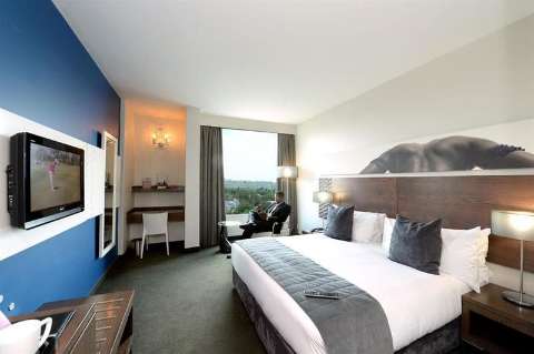 Accommodation - Crowne Plaza Johannesburg - The Rosebank - Guest room - JOHANNESBURG