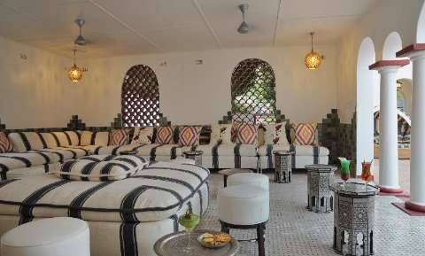 Unterkunft - Victoria Falls Hotel - Ansicht der Pool - VICTORIA FALLS