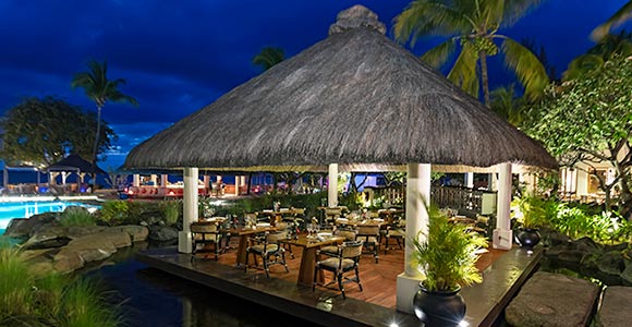 힐튼 모리셔스(Hilton Mauritius) 바 레스토랑.